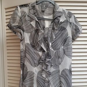 Ann Taylor sheer short sleeved blouse -Sz 8